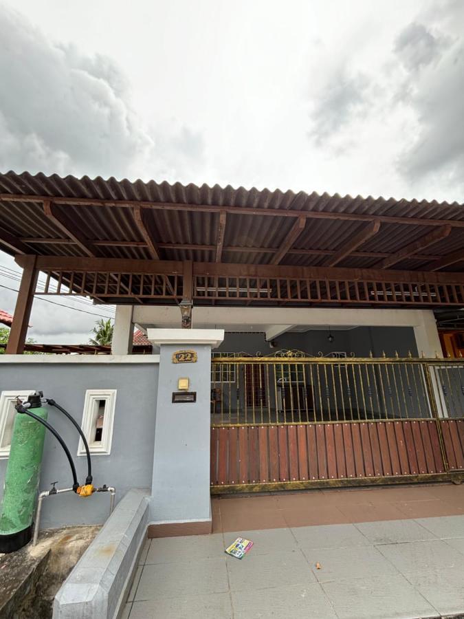 Embun Selasih Homestay Pasir Gudang Exterior photo